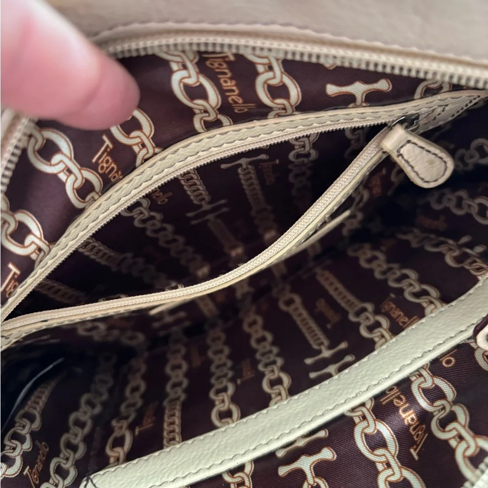Tignanello Cream Leather Shoulder Bag - Picture 14 of 16